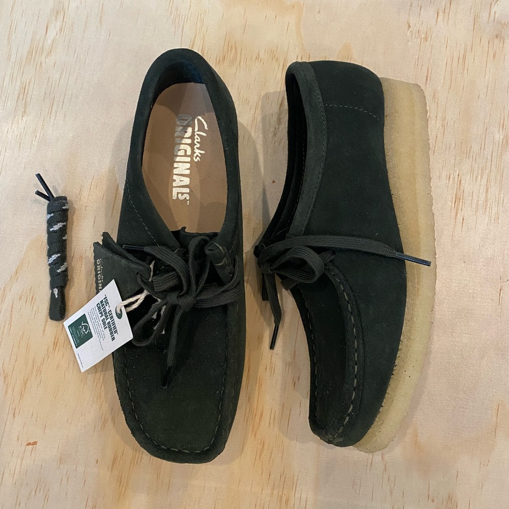 Hunter green Clarks Women’s Wallabees